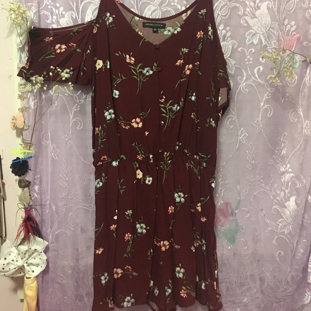 NWOT Kendall & Kylie Cold Shoulder Floral Romper